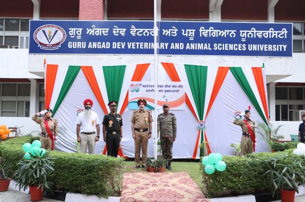  Dr. Jatinder Paul Singh Gill, Vice-Chancellor, hoisted the national flag and paid homage to the freedom fighters